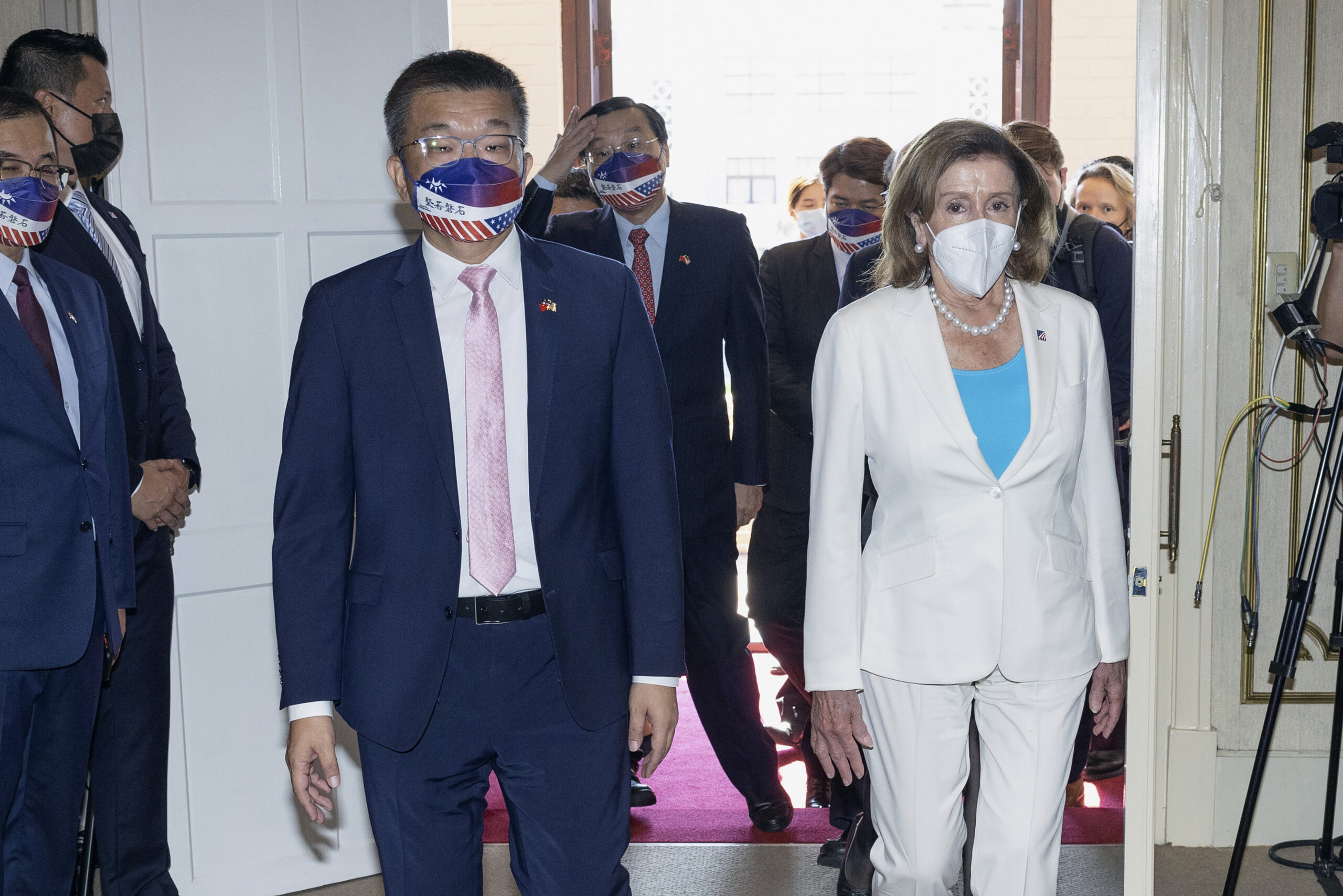 China imposes sanctions on Taiwanese officials following high-profile visits from US politicians