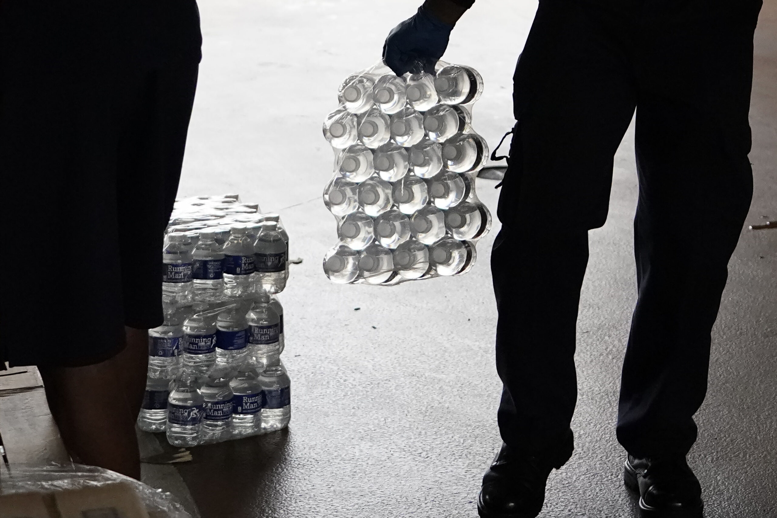 Mississippi governor declares state of emergency as Jackson runs low on drinking water