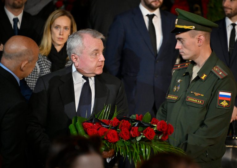 US ambassador to Russia leaves post