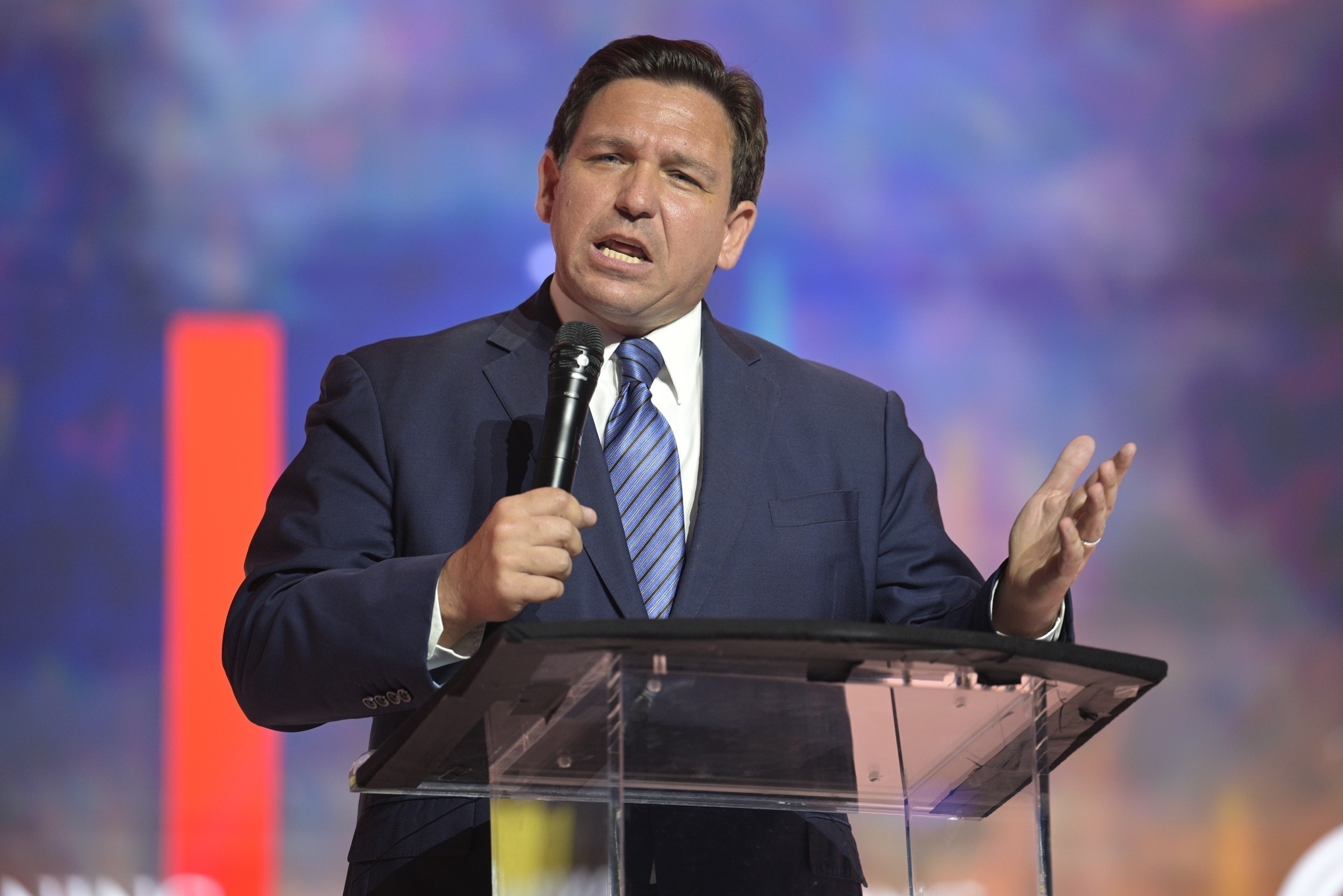 DeSantis sends two planes with migrants to Martha’s Vineyard