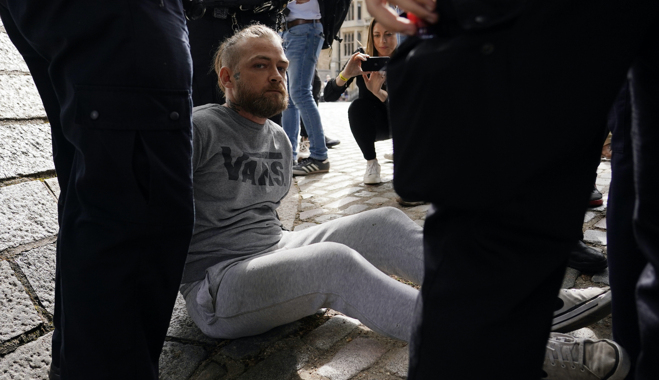Disturbing: UK arrests multiple protesters for speaking out against the monarchy