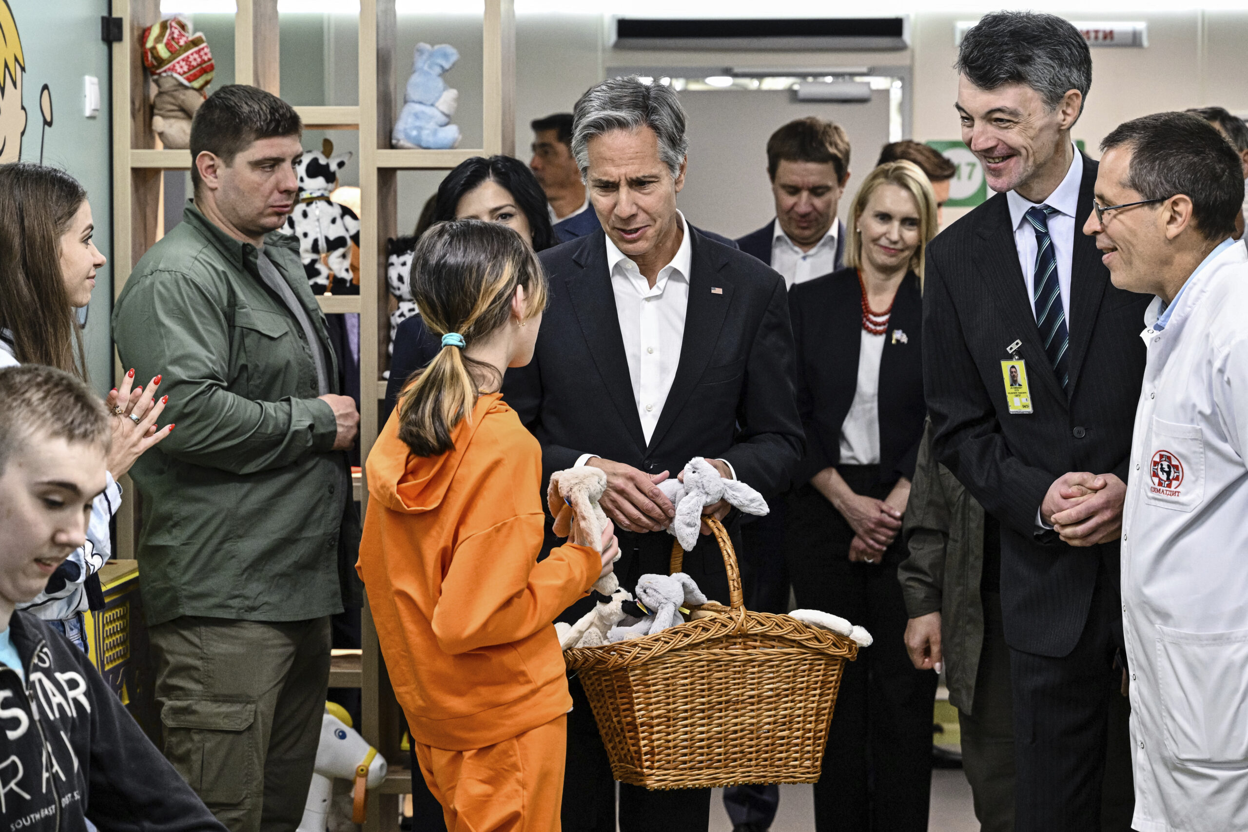 Blinken makes unannounced visit to Ukraine, pledges additional support