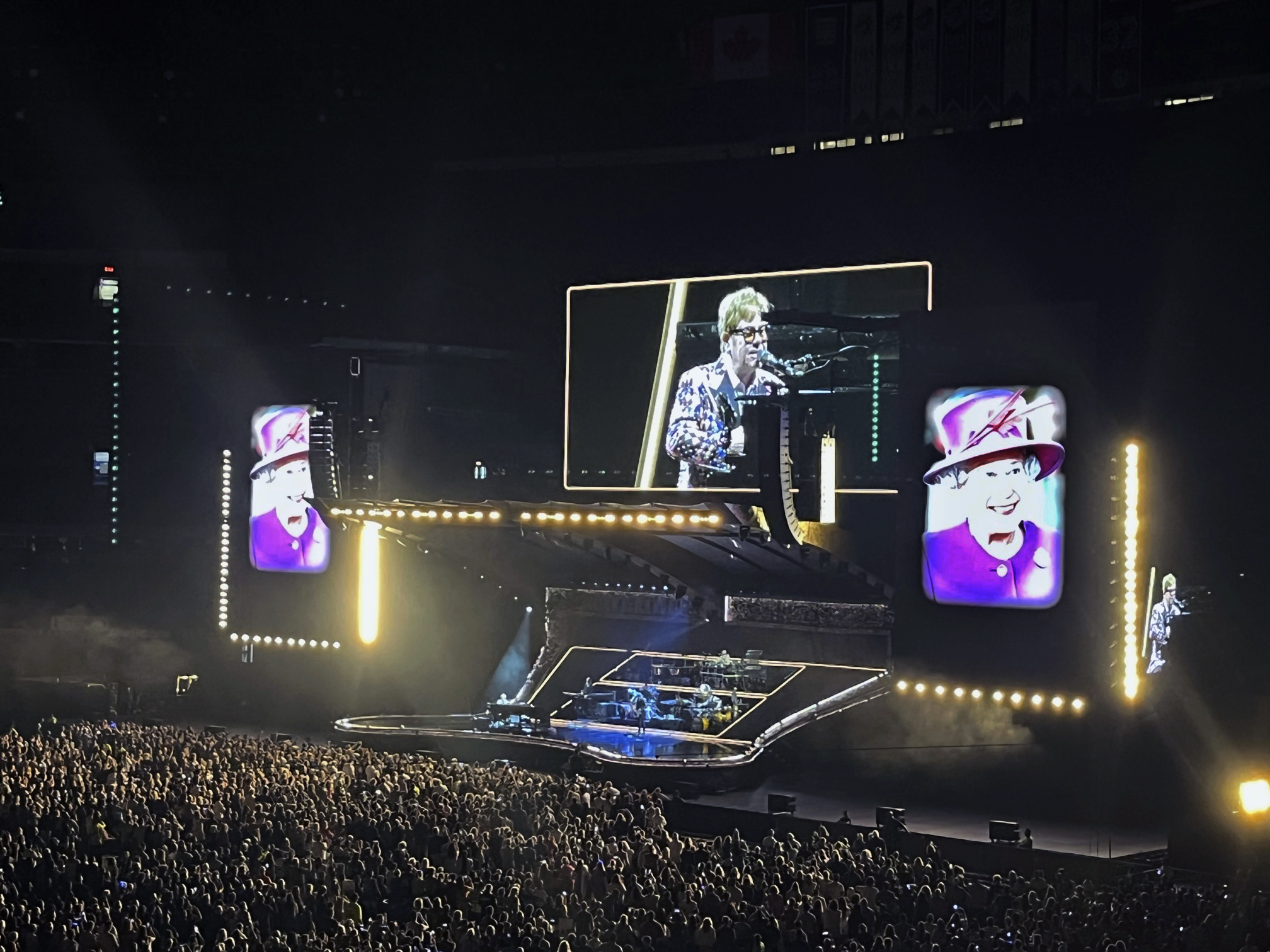 WATCH: Elton John honors Queen Elizabeth II with dedicated song
