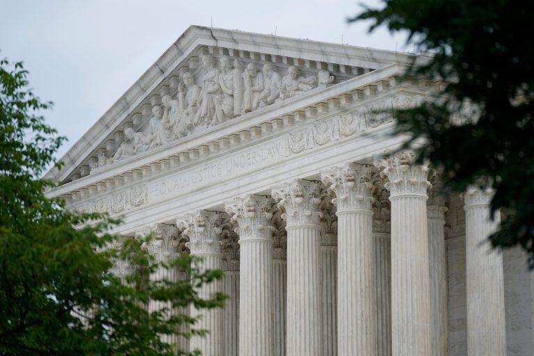 The Supreme Court has temporarily blocked a court order that would have forced Yeshiva University to recognize an LGBT group as an official campus club.