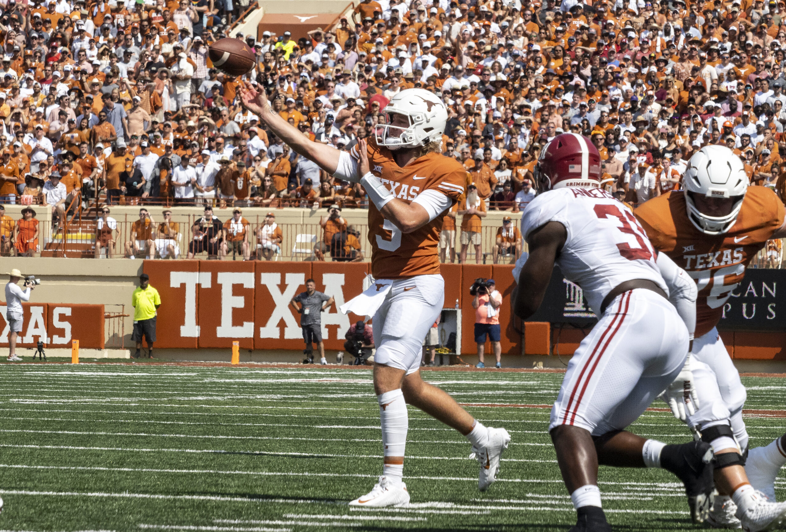 WATCH: Texas quarterback Quinn Ewers leaves game against Alabama after ugly hit