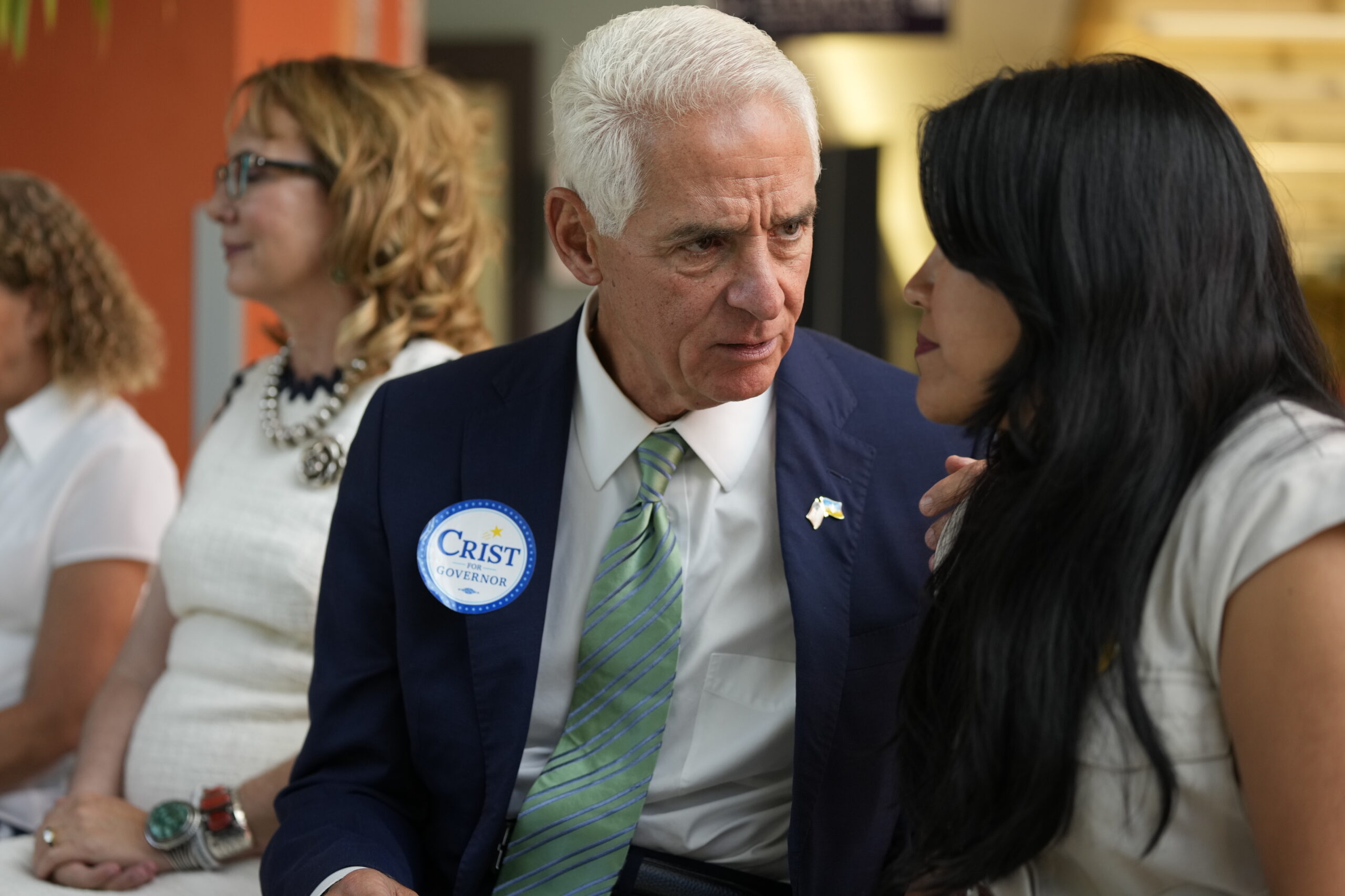 Crist denies campaign turmoil after manager departs