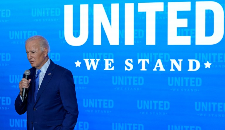 Democrats keep their distance from Biden on campaign trail