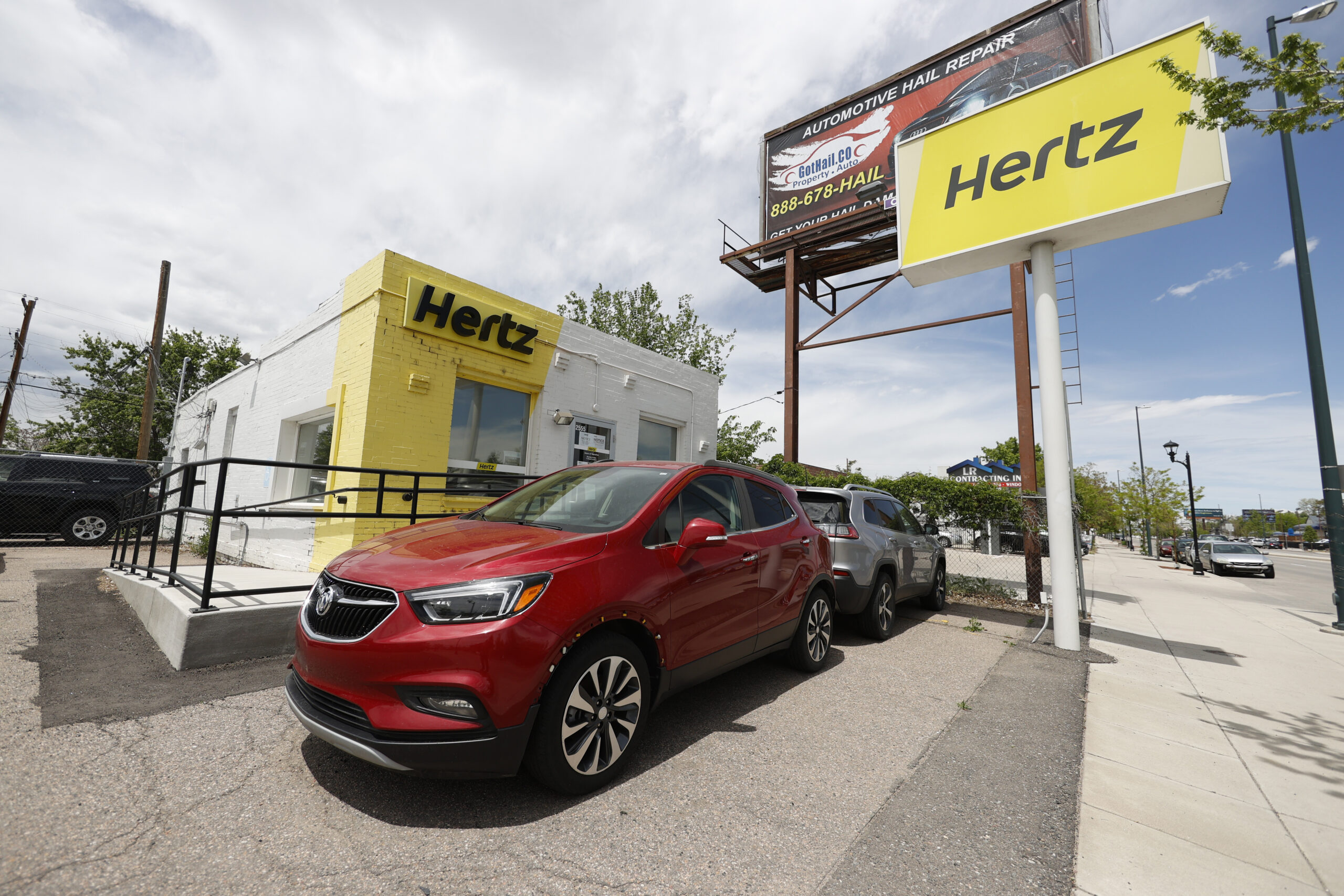 Reporter’s Notebook: Consumers surprised by electric vehicle rentals