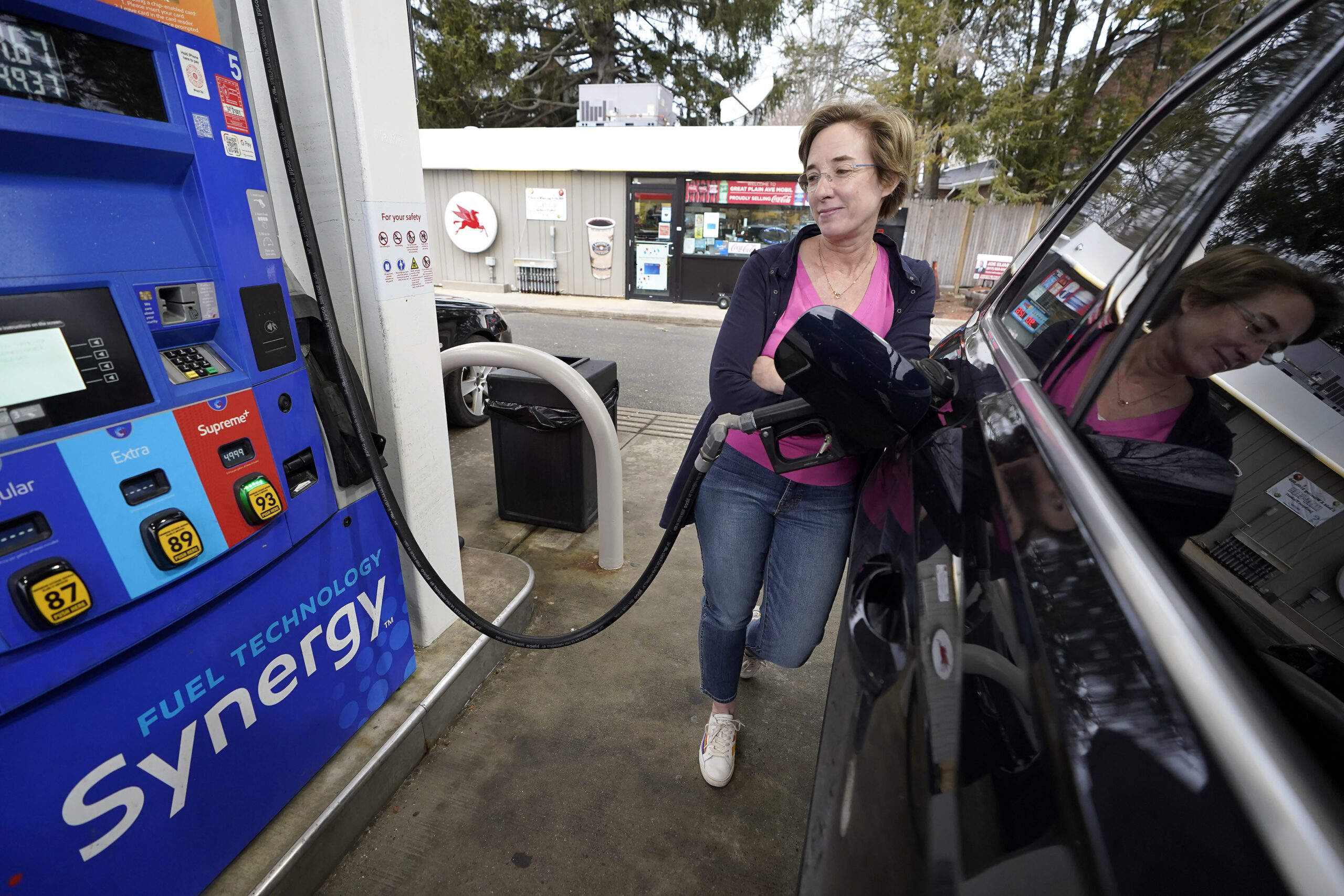 Gas prices today: Where to find the cheapest fuel across the country