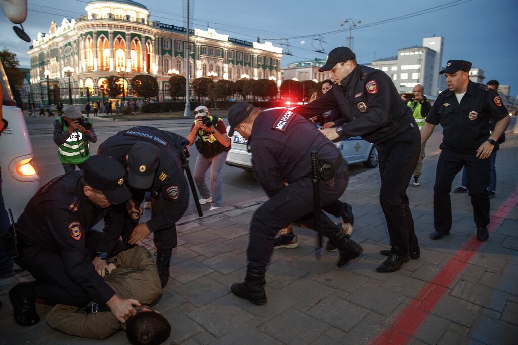 Backlash grows in Russia following Putin’s order for partial military mobilization