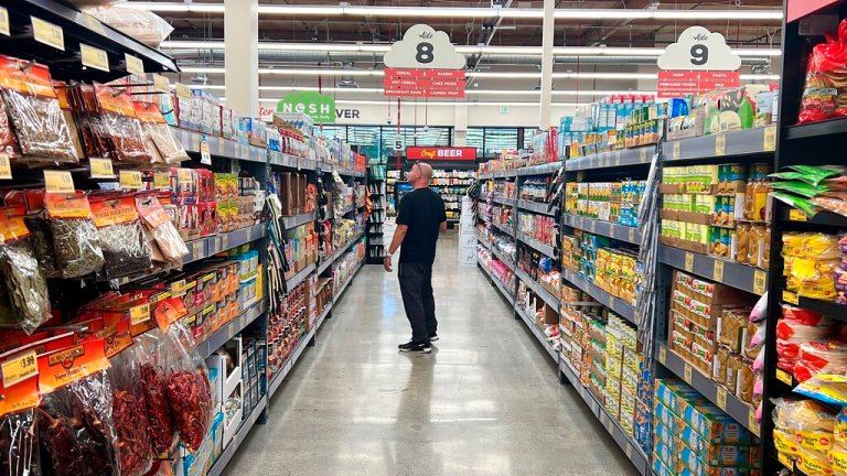 Customer Kevin Amaral shops at a Grocery Outlet store in Pleasanton, Calif., on Thursday, Sept. 15, 2022.  