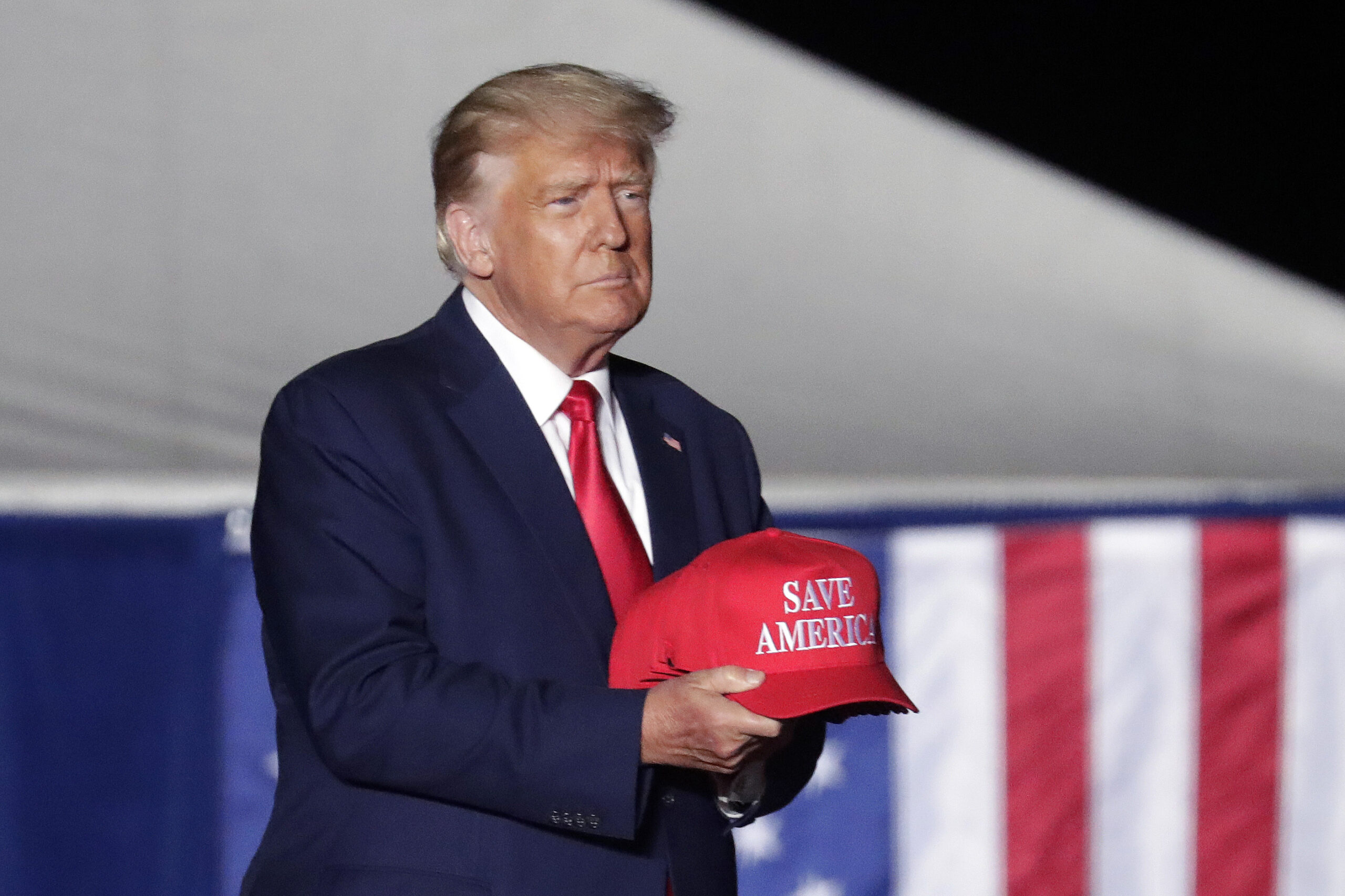 Trump personally packed up boxes of documents linked to Mar-a-Lago raid investigation: Report