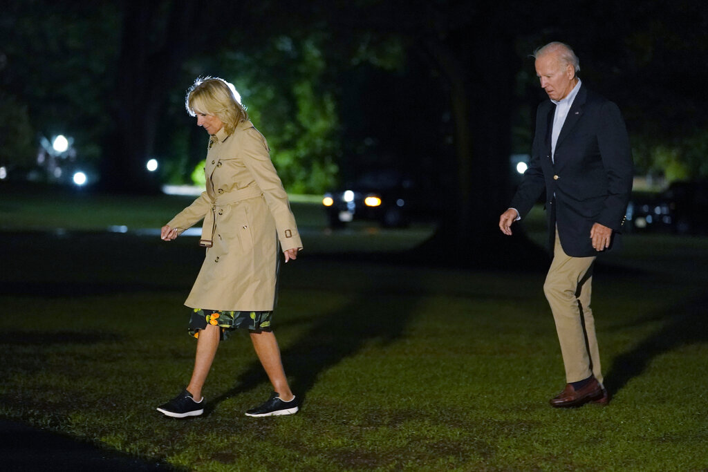 ‘Ethics nightmare’: Temporary Biden staffers raise financial disclosure concerns