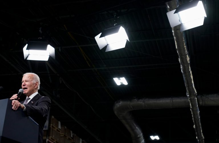 Biden ends ceasefire with GOP rivals after one day and returns to campaign mode