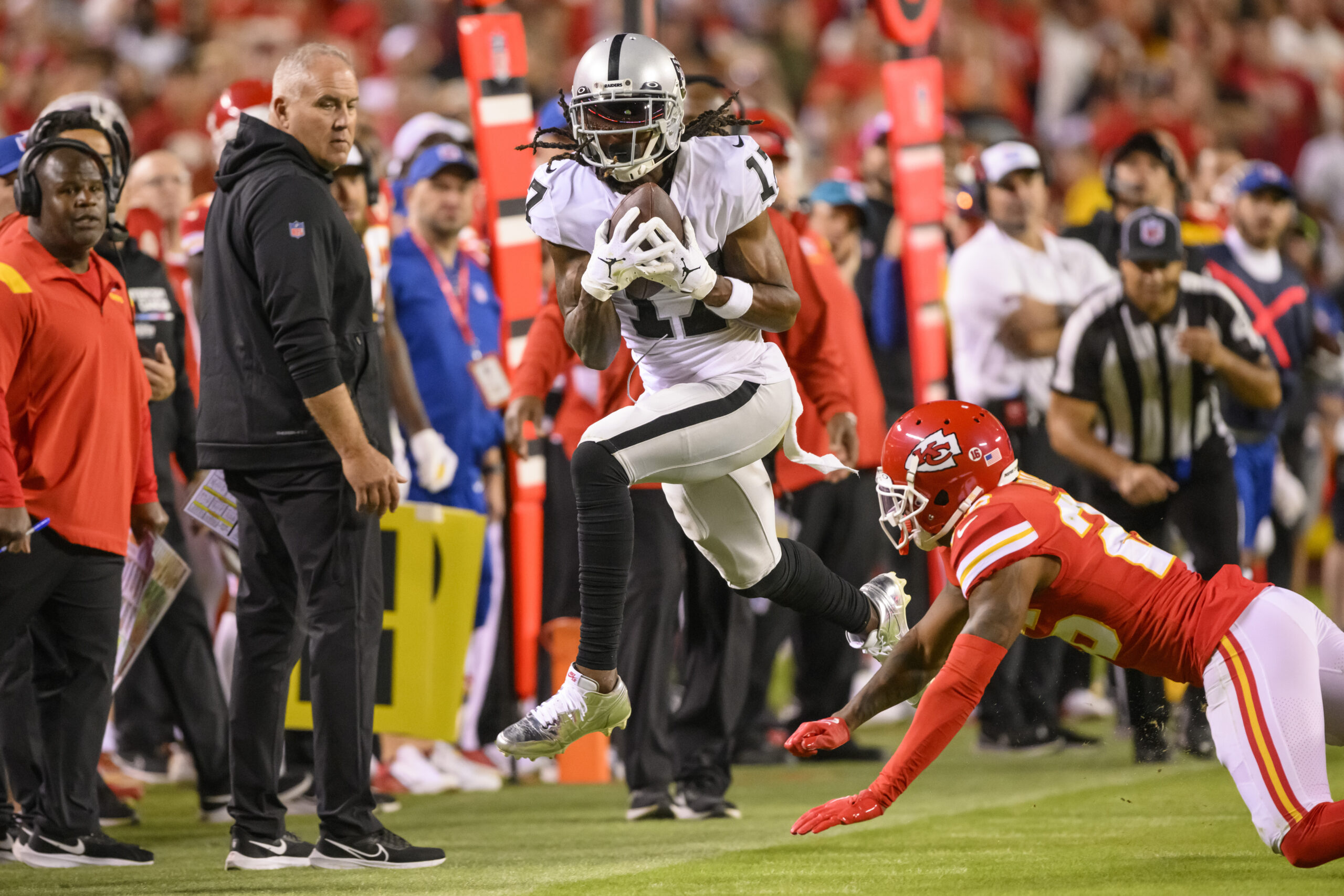 Davante Adams being investigated by police after shoving photographer