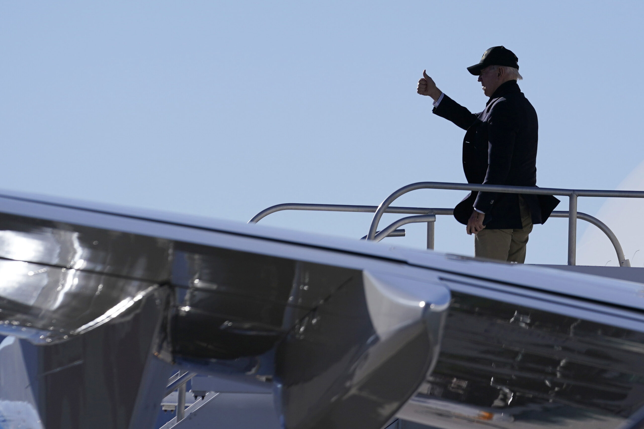 Biden seeks to downplay final, hot inflation report before midterm elections