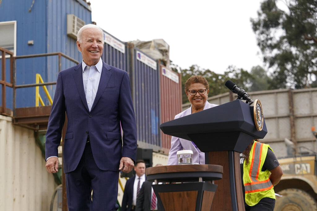 Biden lends boost to ‘soon-to-be Ms. Mayor’ Karen Bass in Los Angeles