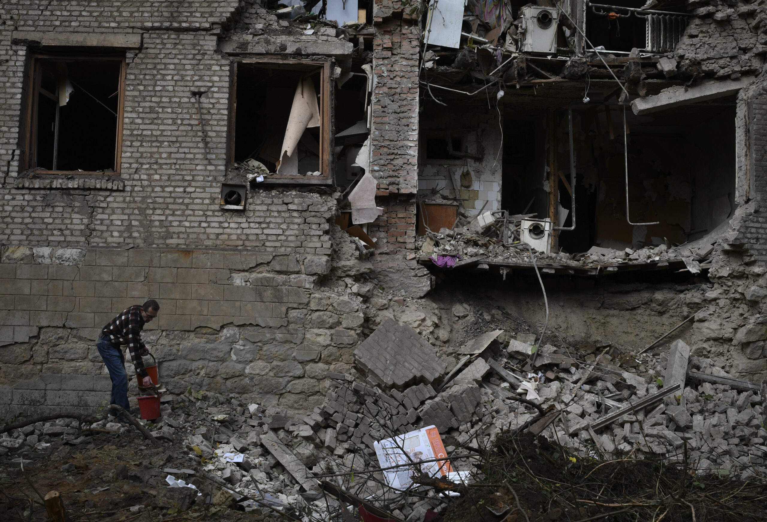 Blinken announces additional $725 million in military aid to Ukraine