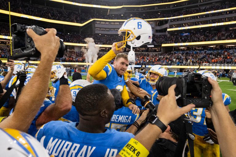 Chargers kicker thanks Jesus after beating injury to hit game-winning field goal