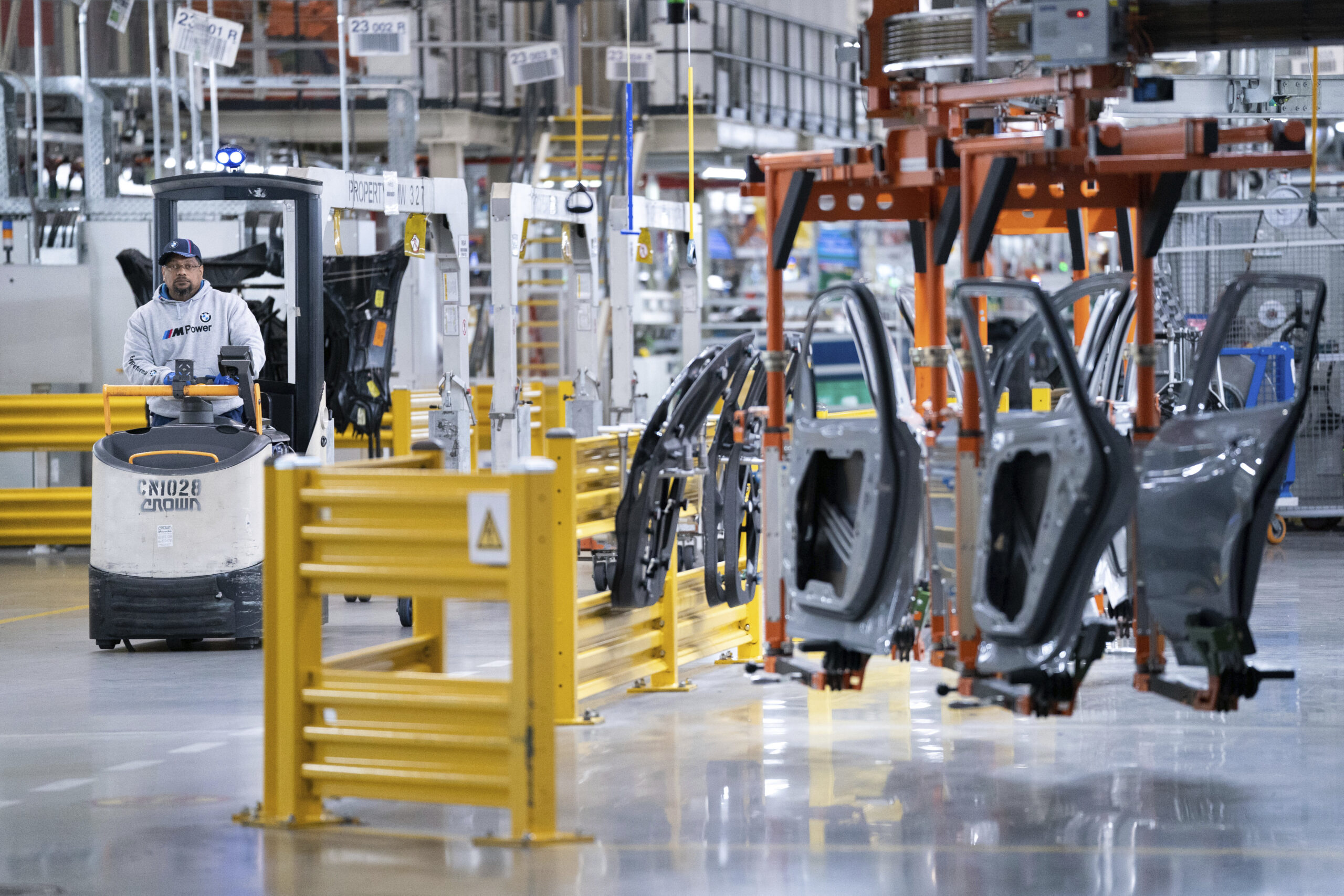 BMW pours $1.7B into South Carolina plants for electric vehicle production