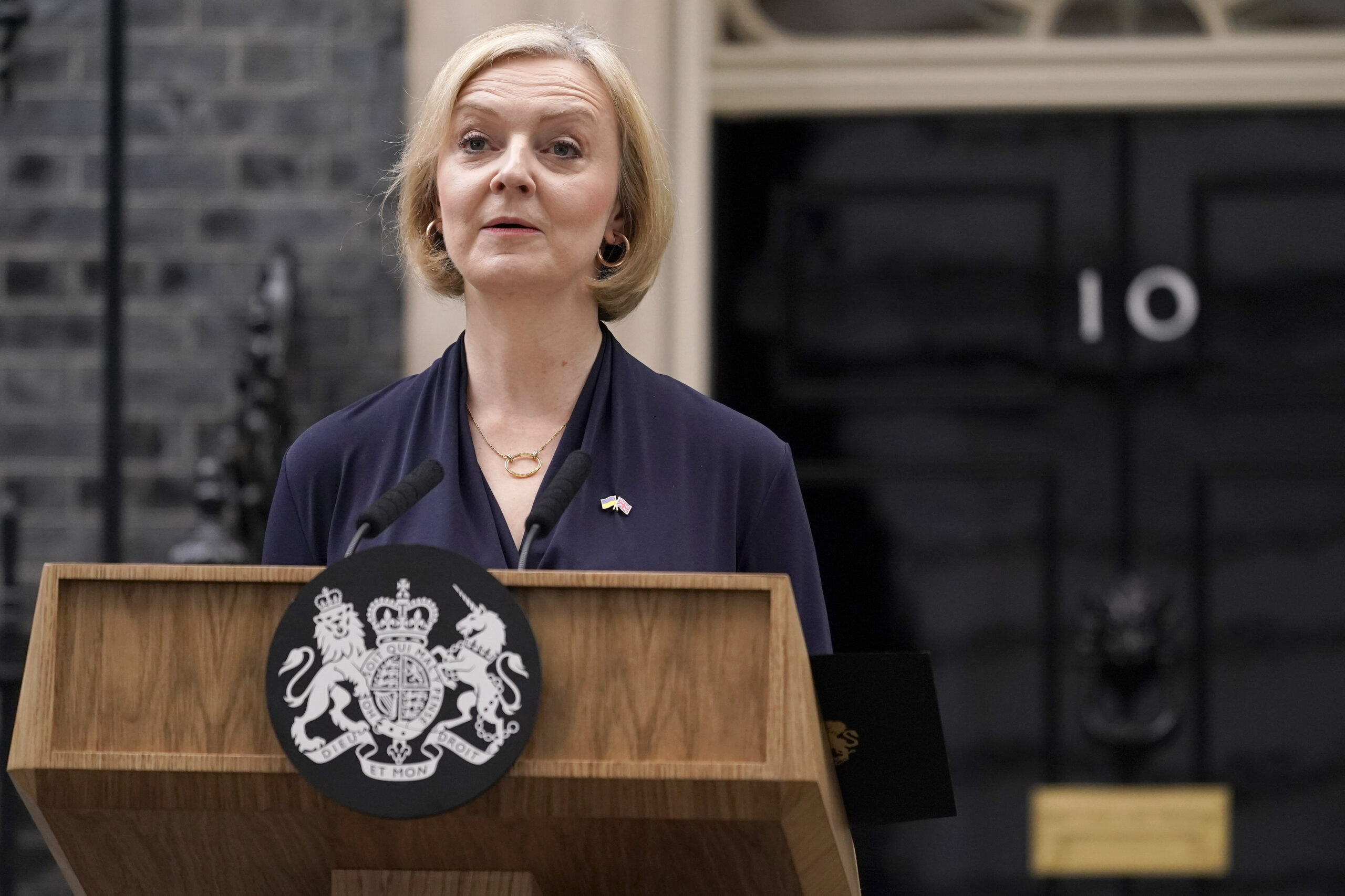 How UK’s new prime minister and government collapsed in just weeks