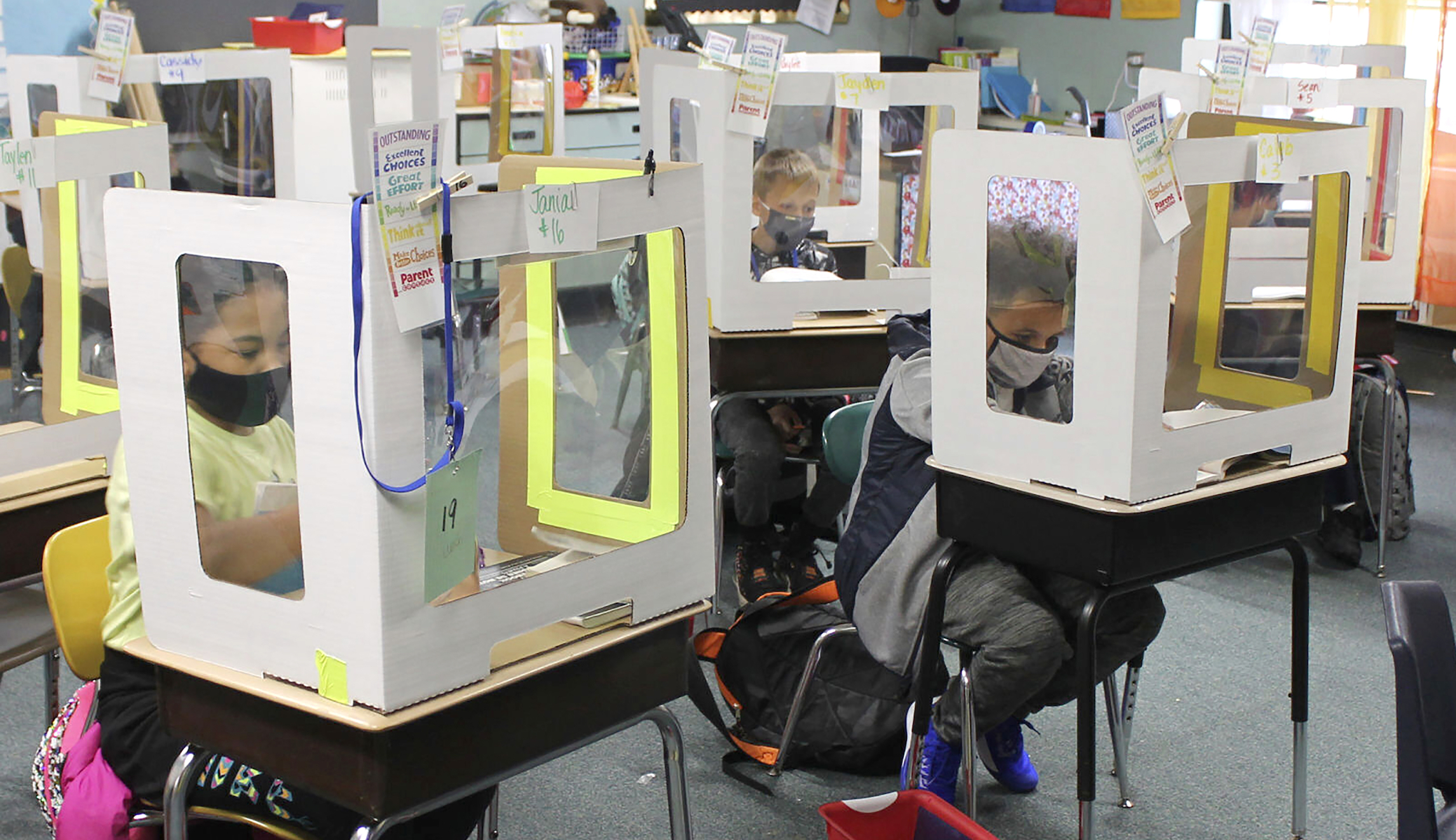 White House tries to distance Democrats from costly school closures