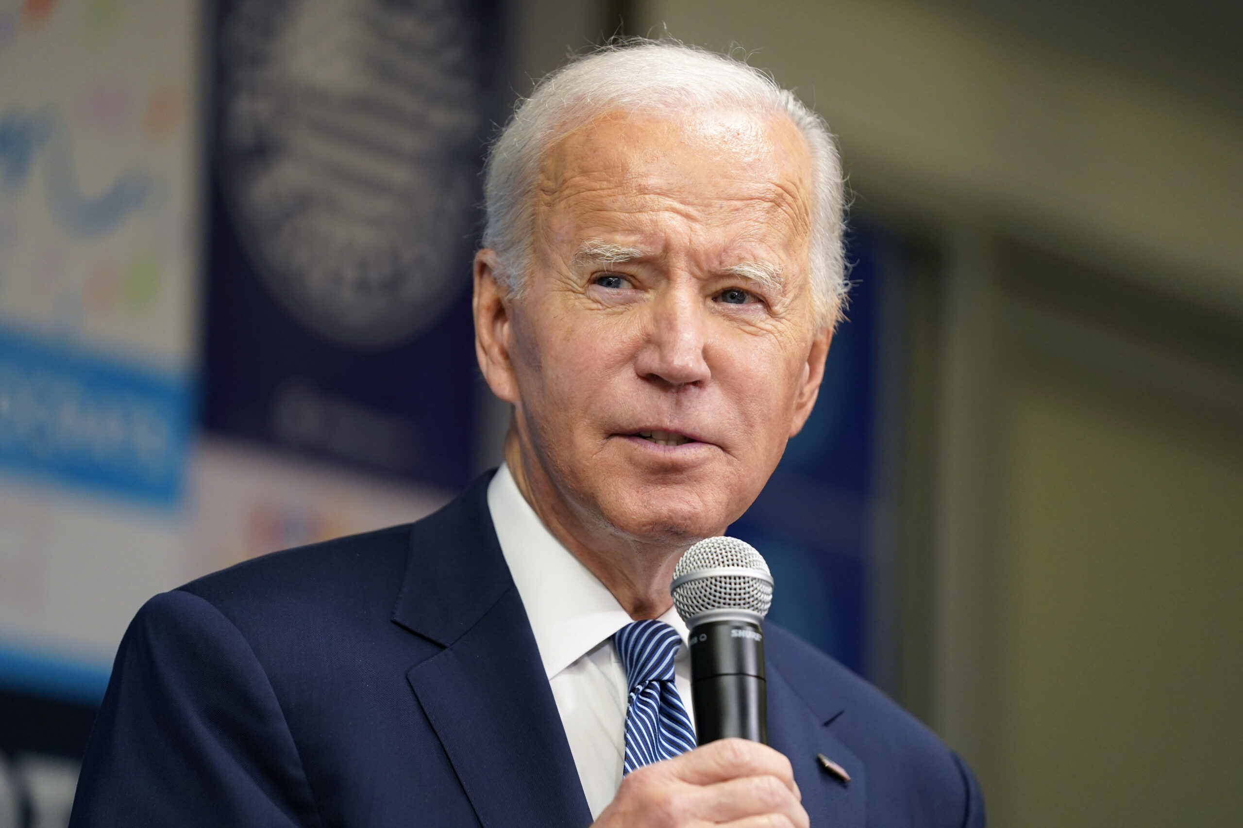 Biden skips over critical Senate races in late midterm campaign blitz