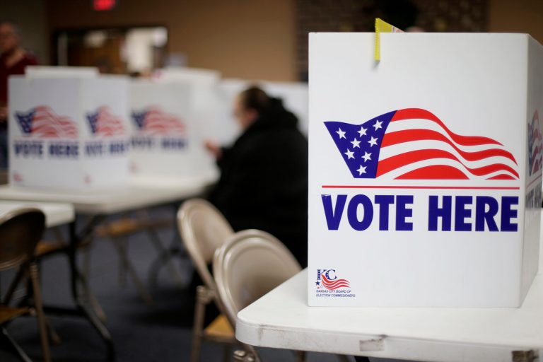 Oddsmakers favor GOP in midterm elections