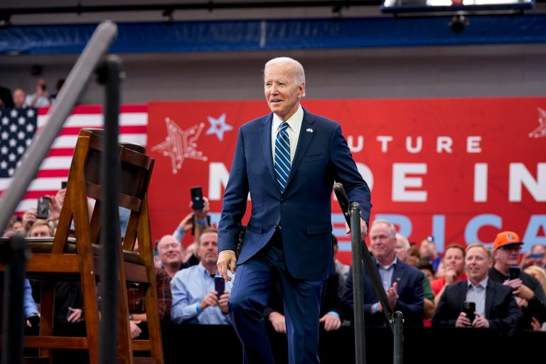 Biden works to make voters worried about the economy fearful of GOP instead