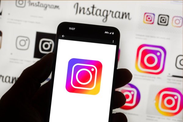 Instagram to bar strangers from sending DMs to teenagers in response to scrutiny of Big Tech