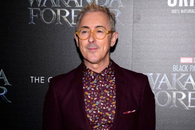 Alan Cumming returns British award to ‘toxic empire’