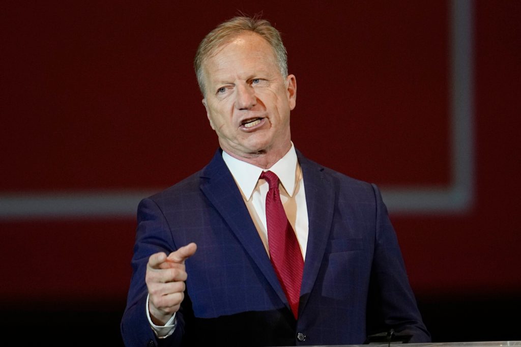 Republican Study Committee head to introduce amendment cutting spending below debt ceiling deal