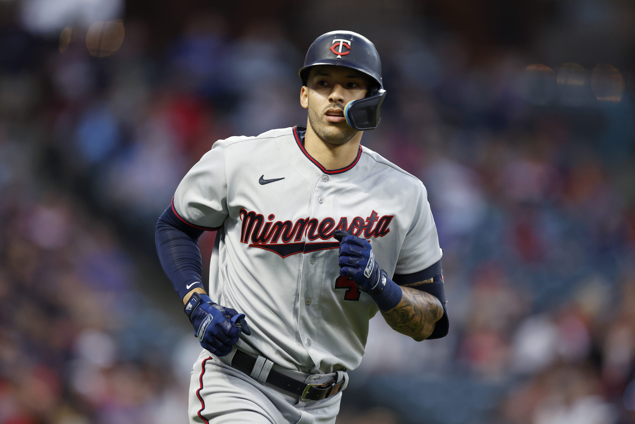 Carlos Correa: New York Mets stun baseball world by signing star to $315M deal, report says
