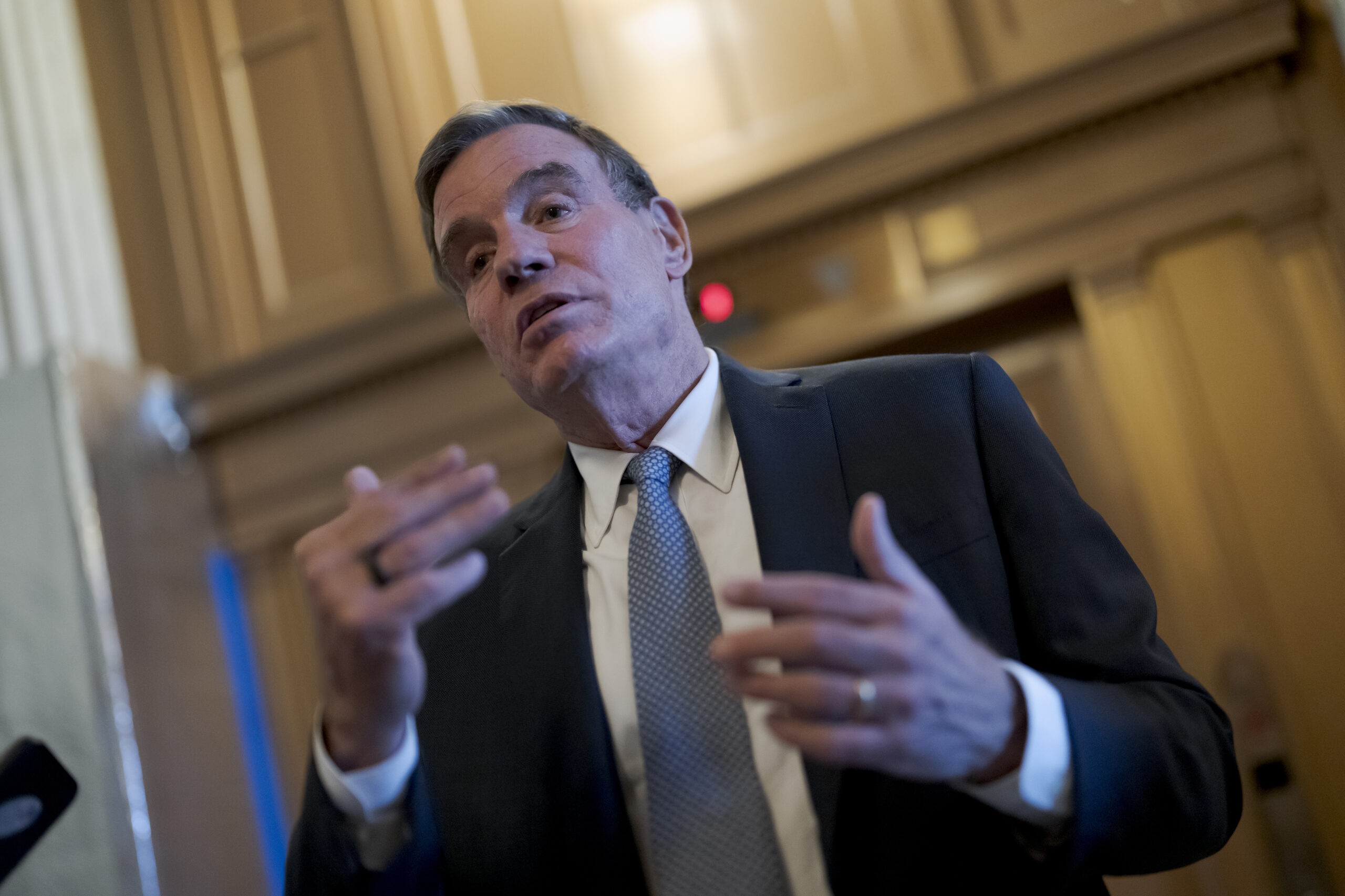 Mark Warner calls for briefing on both Trump and Biden’s document controversies