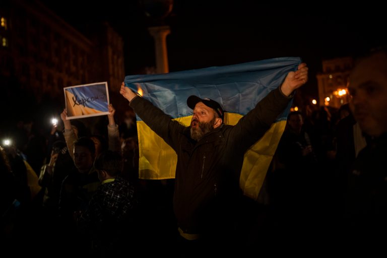 Ukrainians celebrate in streets of Kherson following Russian withdrawal
