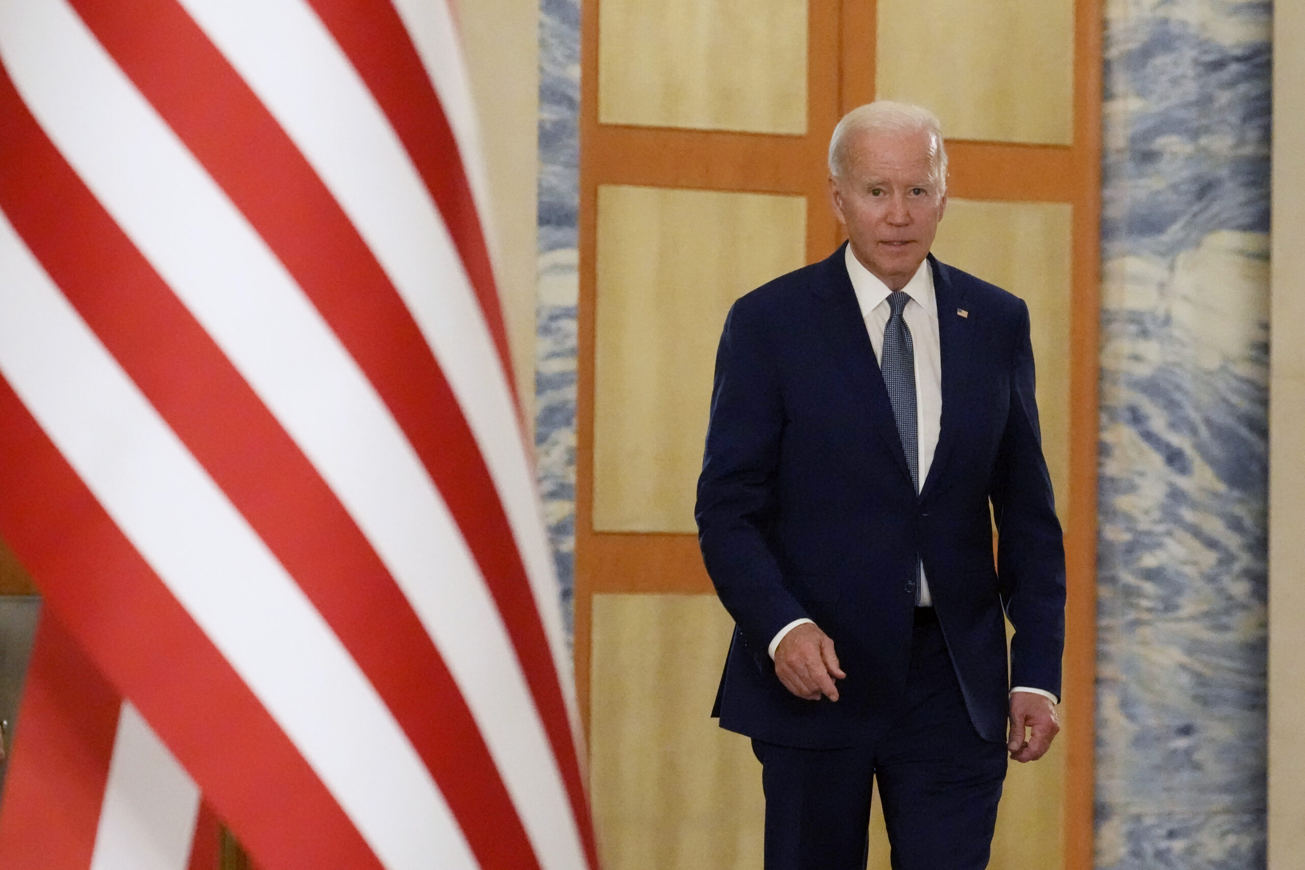 Biden faces storm of criticism over Chinese spy balloon incursion