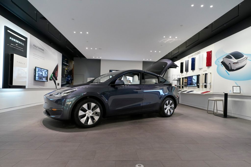 Tesla driver says Model Y told him to pull over before trapping him inside