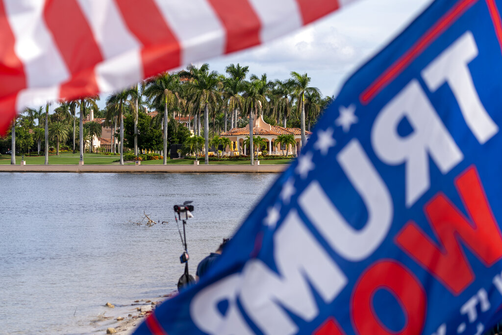 Nascent Trump 2024 campaign apparatus takes shape