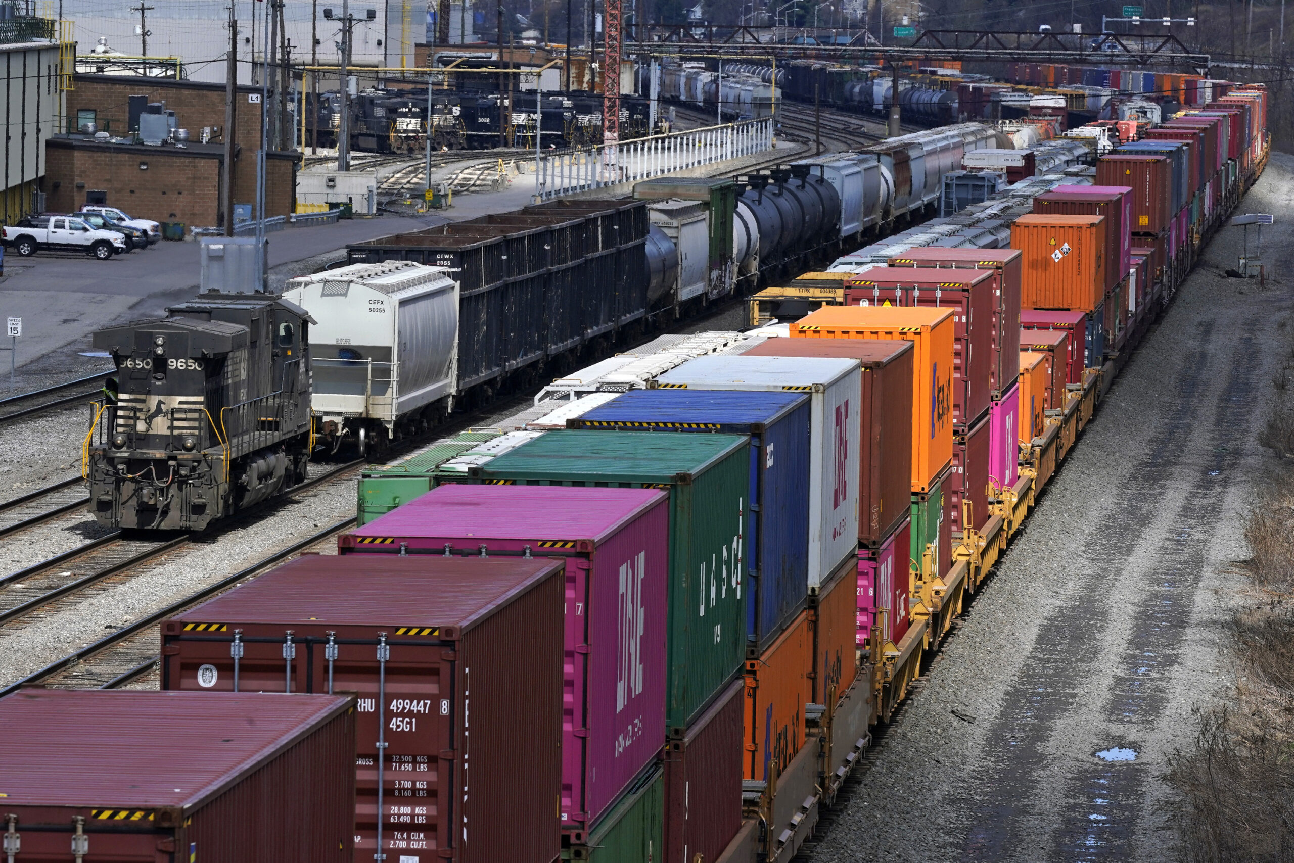 Congressional leaders move quickly to avert rail strike despite bipartisan opposition