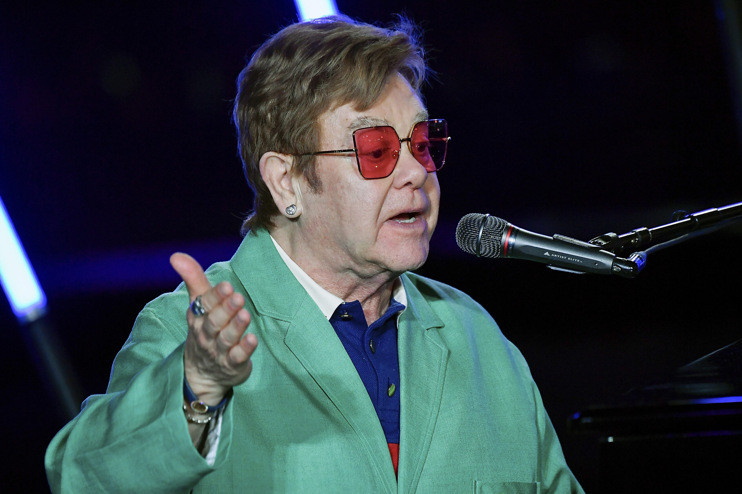 Not waiting for Saturday night to fight: Elton John leaves Twitter