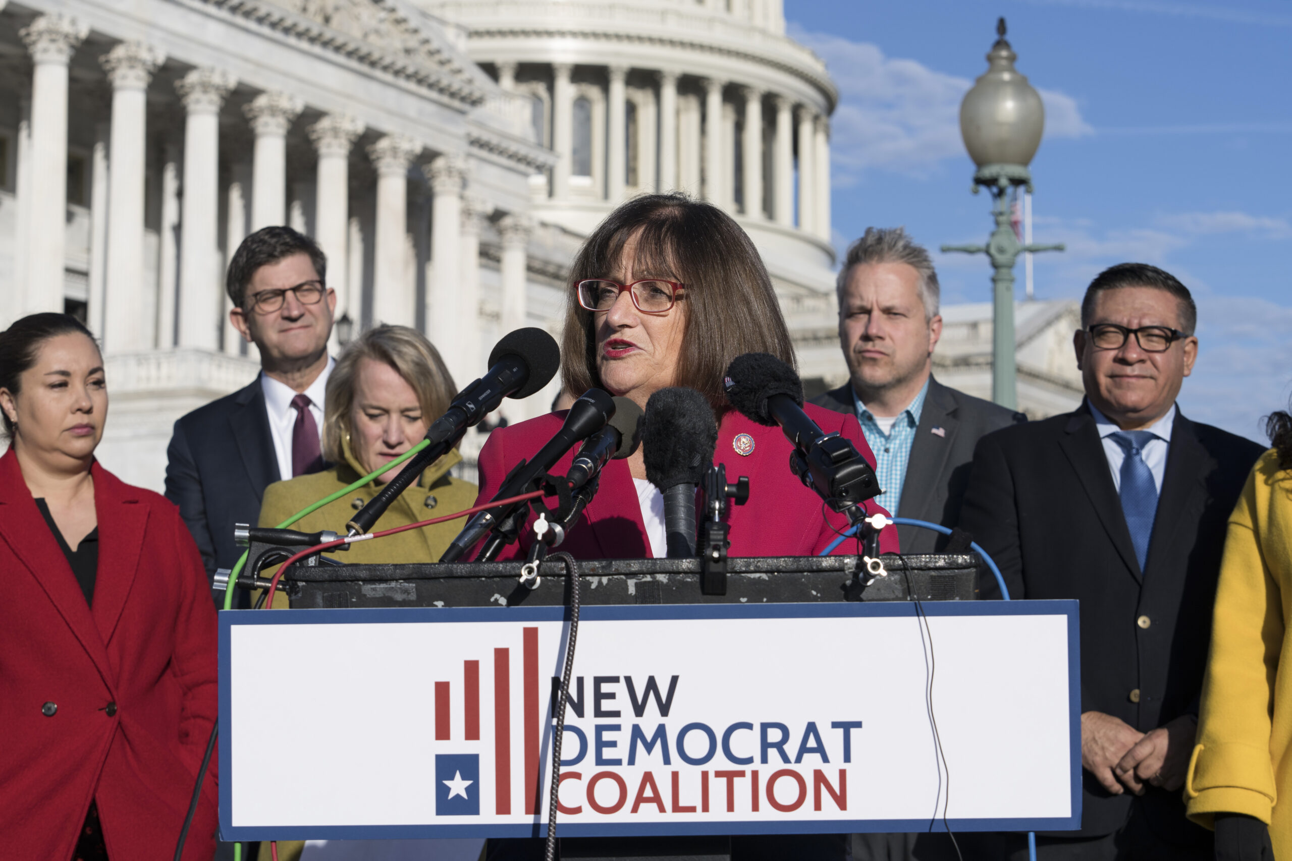 House Democrats urge McCarthy to drop conservative demands and pass bipartisan spending deal