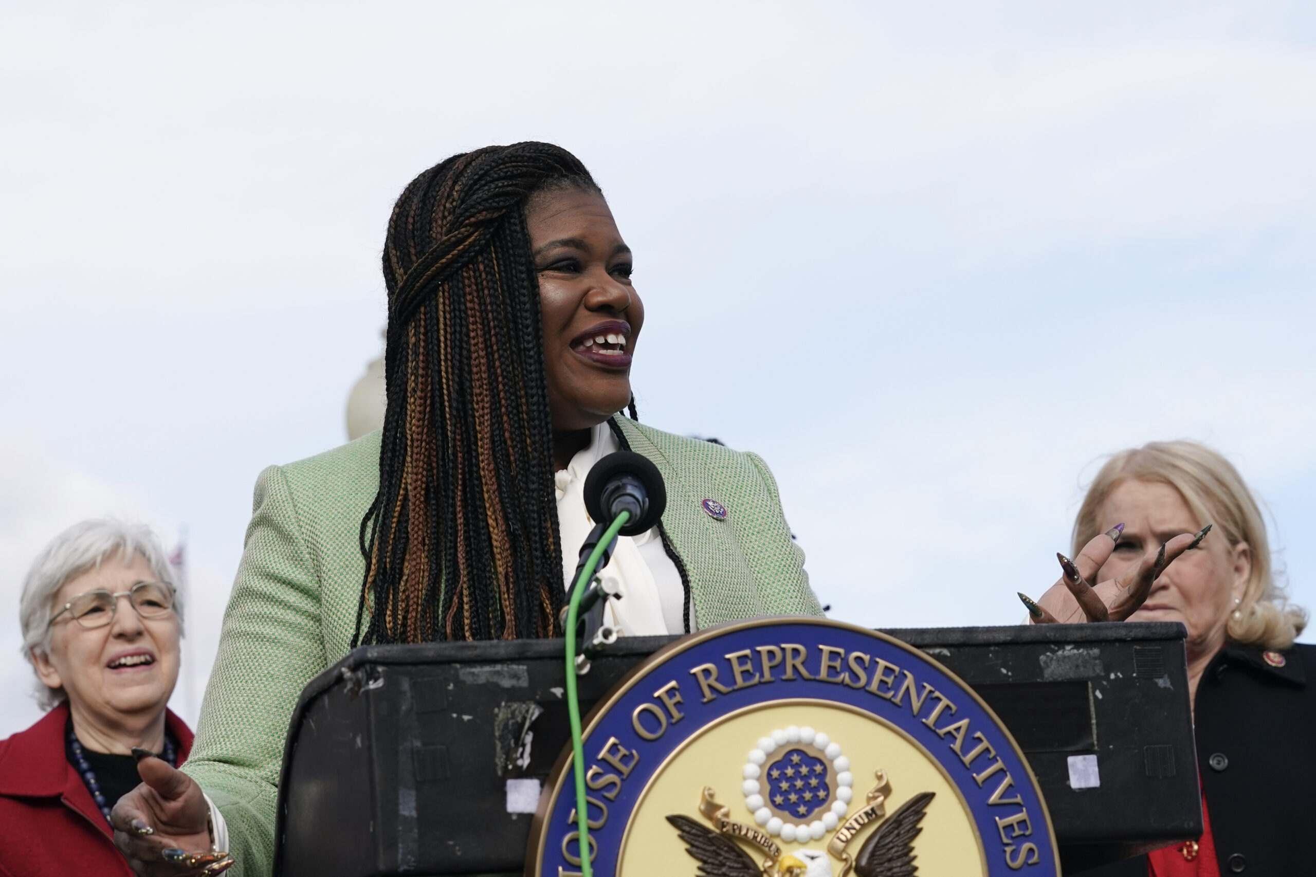 ‘Squad’ Democrat Cori Bush keeps new husband on payroll for private security