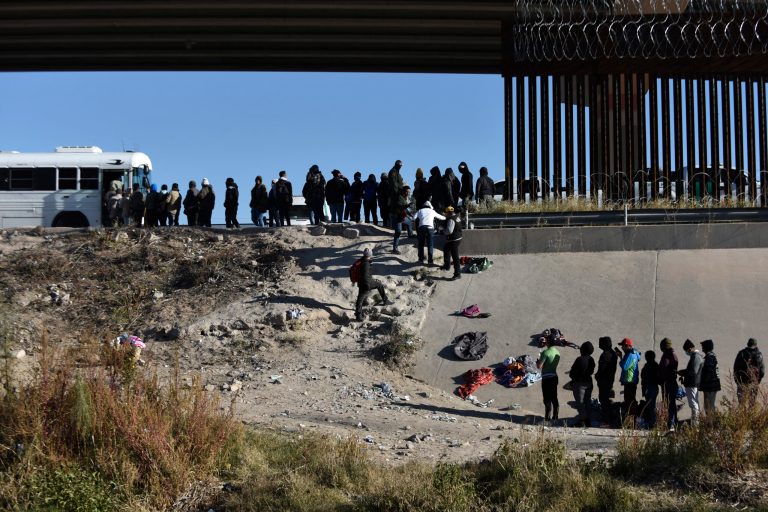 Thousands of immigrants cross into Texas as cartels push disinformation