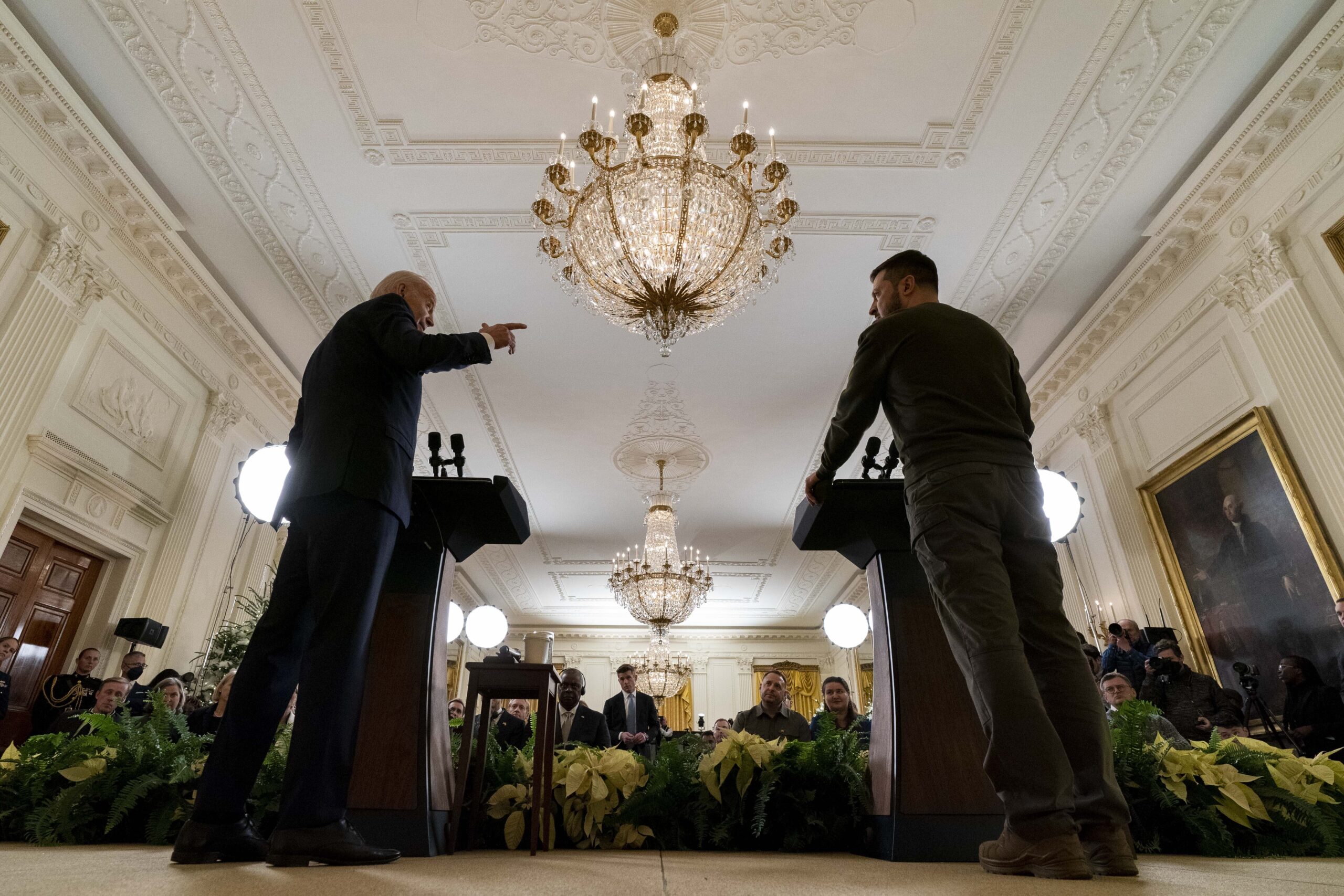 Biden decision to mix Ukraine and border politics backfires ahead of Zelensky meeting