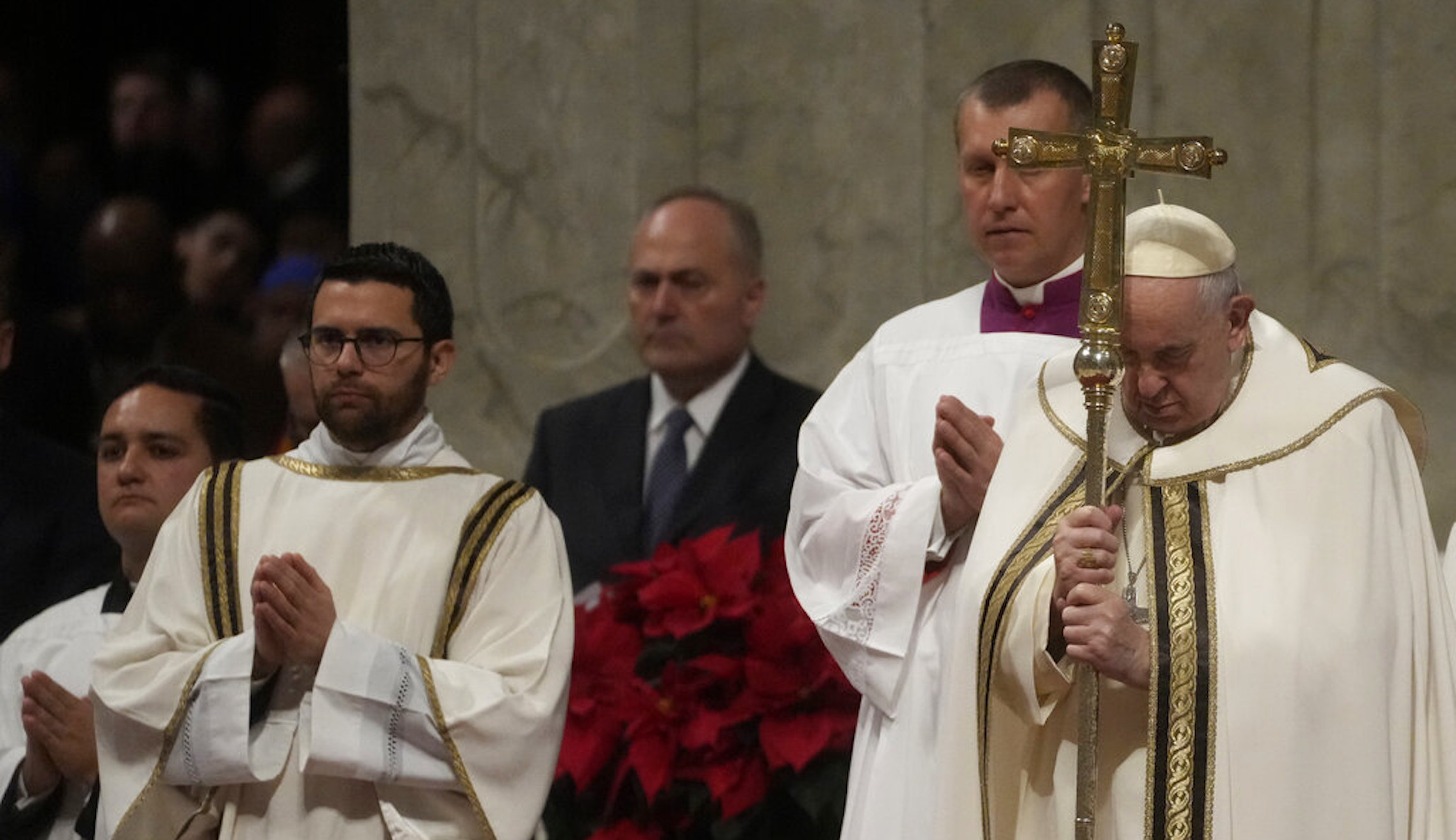 Pope on Christmas: Jesus was poor, so don’t be power hungry