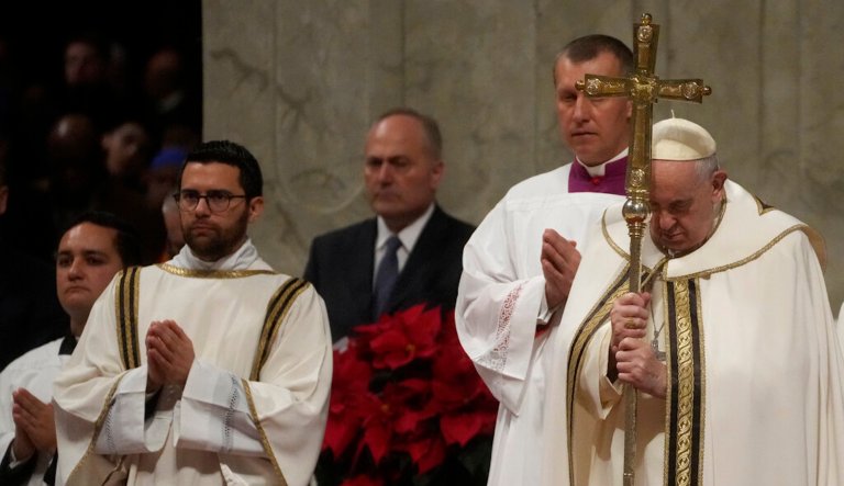 Pope on Christmas: Jesus was poor, so don’t be power hungry