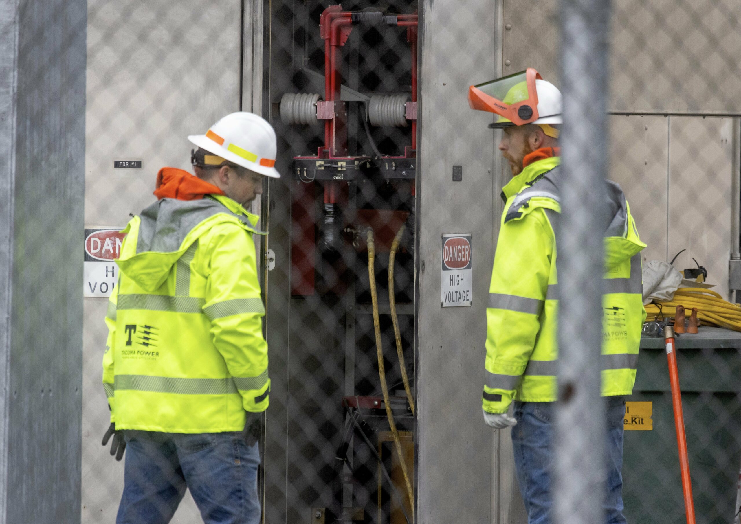 SEE IT: Thousands lose power after four Washington substations targeted on Christmas