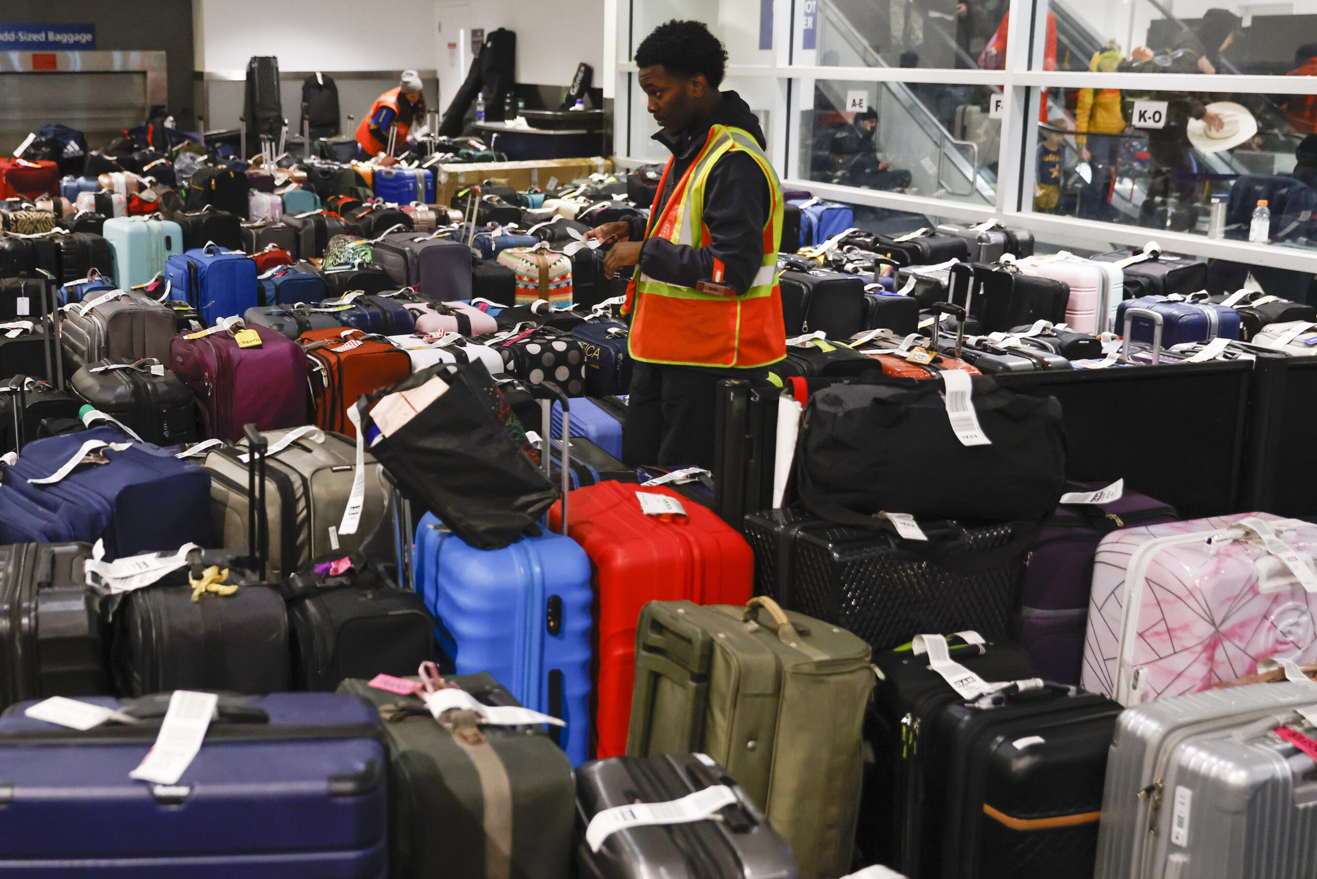 Buttigieg chastises Southwest Airlines for ‘unacceptable’ holiday travel disaster in letter