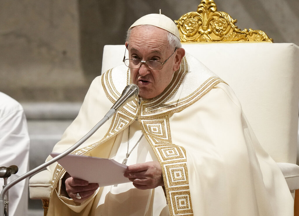 Pope Francis mourns Benedict XVI and gives thanks for his ‘sacrifices’