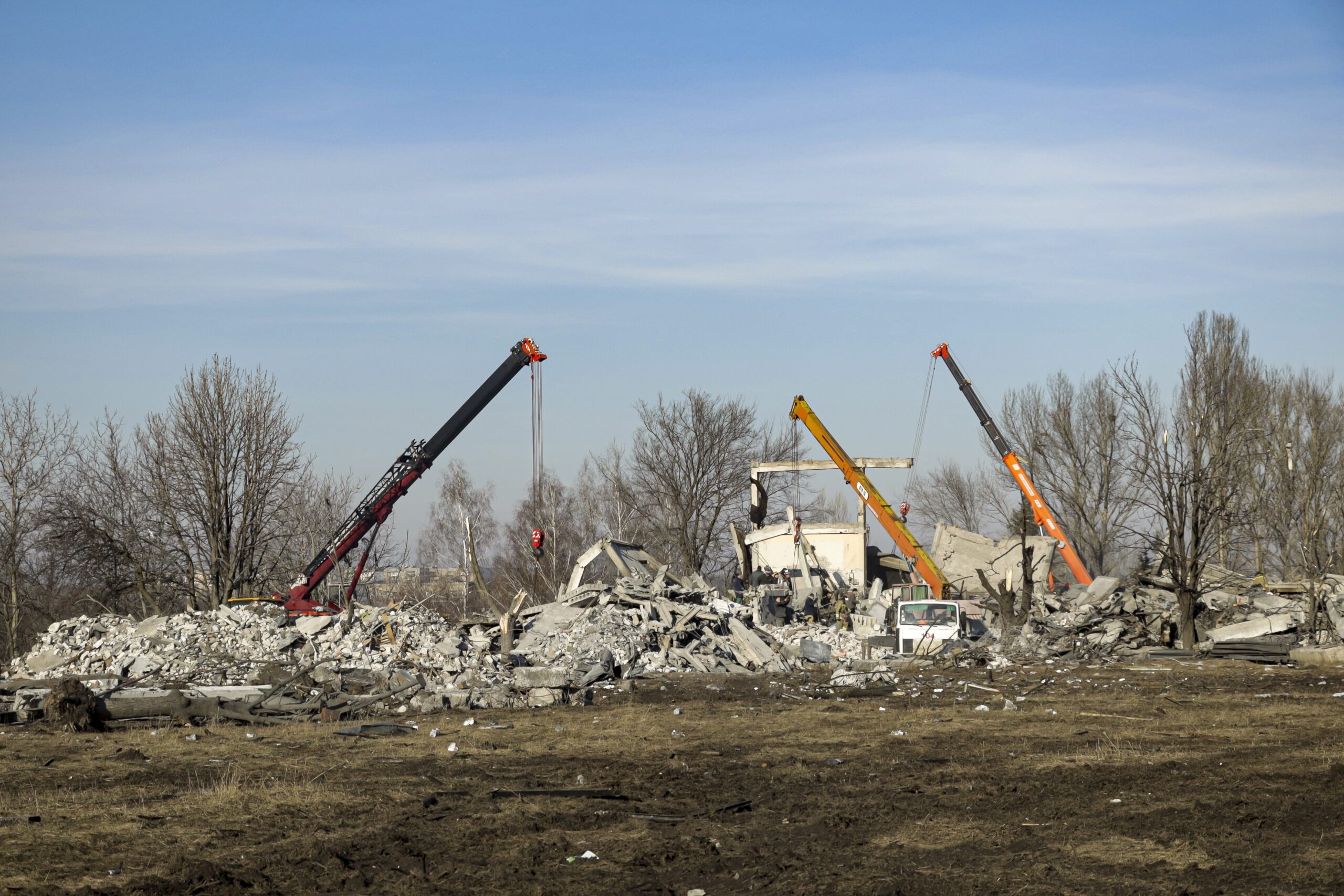 Russia raises death toll of massive Ukrainian strike, blames illicit cellphone usage by soldiers